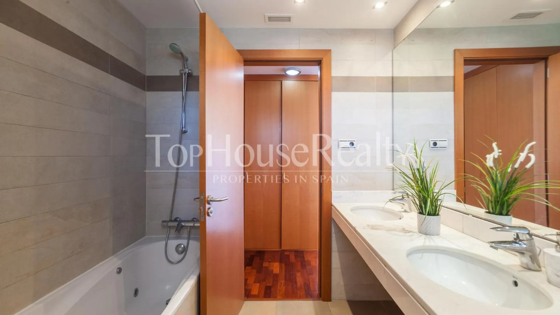 La Pineda Villa Castelldefels 0*,  Spain